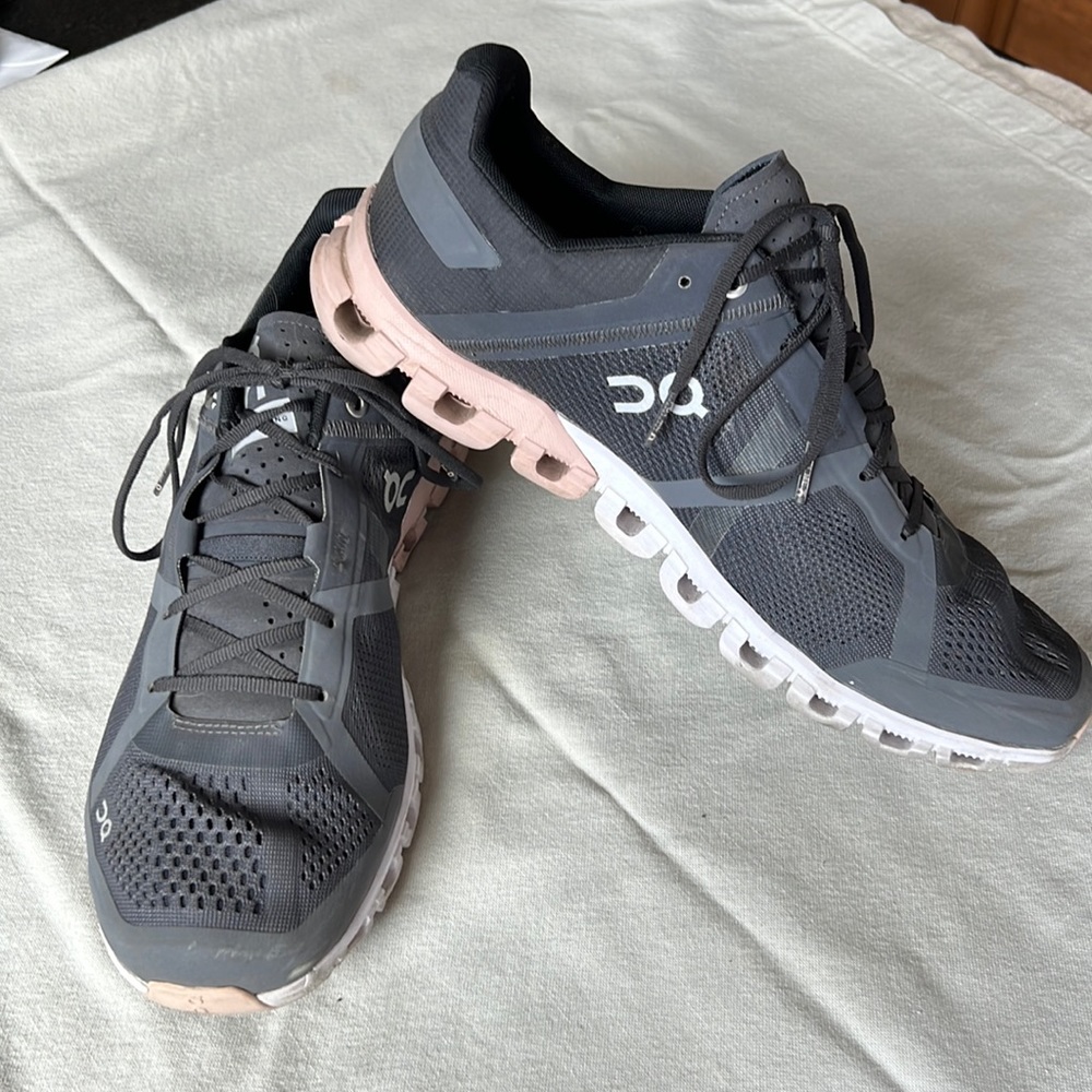 On Running woman’s shoes